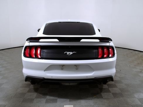 Used 2019 Ford Mustang Premium RWD image 8