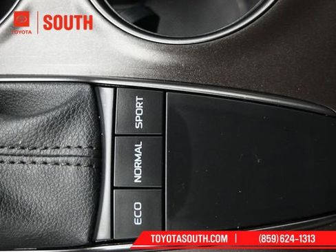 Used 2023 Toyota Camry SE image 18