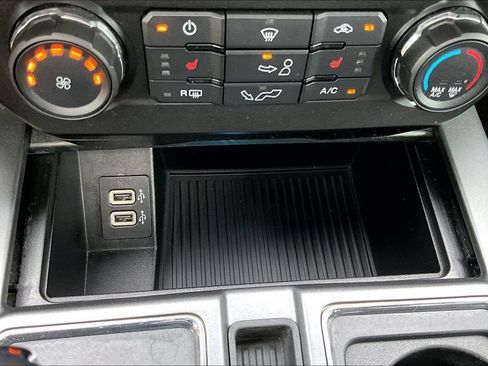 Used 2020 Ford F150 XLT w/ Equipment Group 302A Luxury AWD/4WD image 27