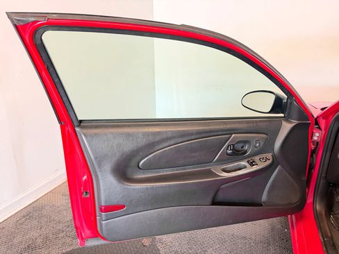 Used 2001 Chevrolet Monte Carlo SS FWD image 8