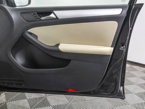 Used 2012 Volkswagen Jetta SEL image 46