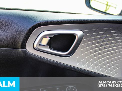 Used 2025 Kia Soul LX w/ LX Technology Package FWD image 36