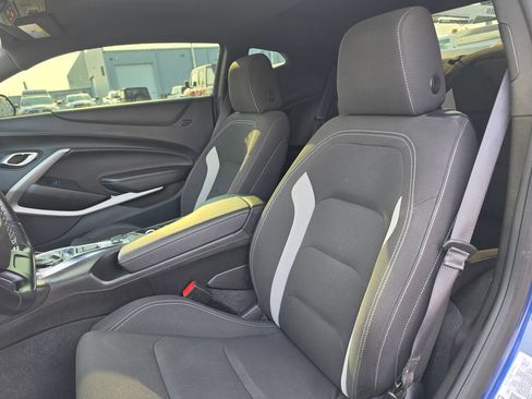 Used 2023 Chevrolet Camaro LT RWD image 10