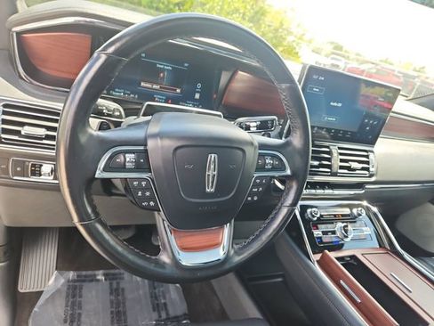 Used 2022 Lincoln Navigator L Reserve image 19