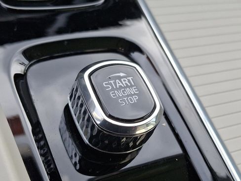 Certified 2024 Volvo XC60 B5 Core w/ Climate Package image 24