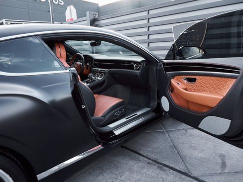 Used 2020 Bentley Continental GT image 24