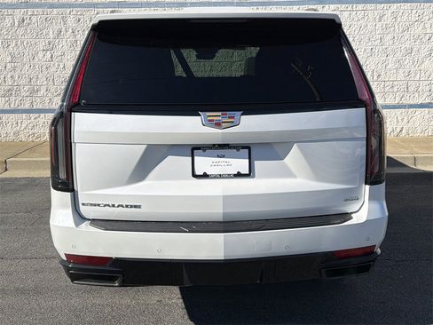 Certified 2022 Cadillac Escalade Sport image 6
