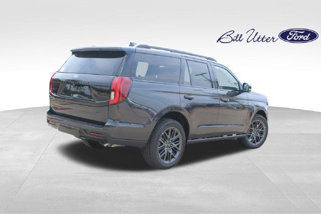 New 2027 Ford Expedition Platinum w/ Stealth Appearance Package AWD/4WD image 3