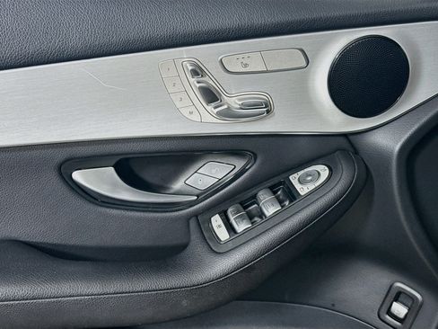 Used 2022 Mercedes-Benz GLC 300 4MATIC image 24