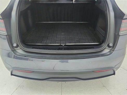 Used 2022 Tesla Model X Base image 14