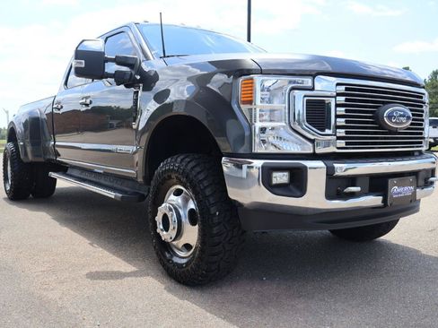 Used 2020 Ford F350 XLT w/ XLT Premium Package AWD/4WD image 5