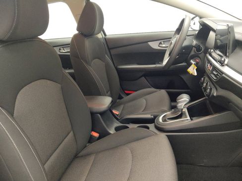 Used 2022 Kia Forte LXS FWD image 21