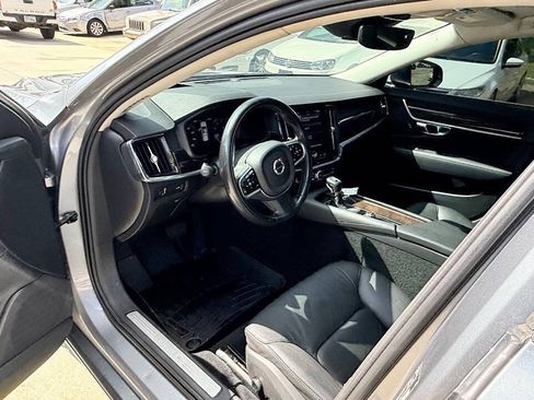Used 2018 Volvo S90 T5 Momentum FWD image 17