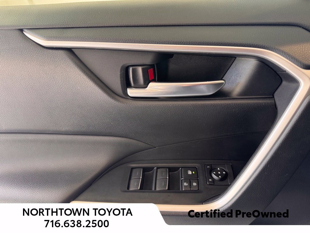 Used 2025 Toyota RAV4 XLE w/ Weather Package AWD/4WD image 19