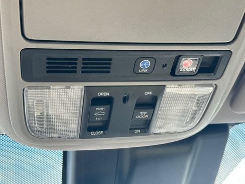 Used 2018 Honda Odyssey Elite image 37