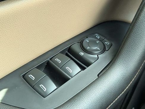 Used 2023 Chevrolet Blazer Premier FWD image 28