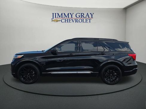 Used 2021 Ford Explorer XLT w/ Equipment Group 202A RWD image 2