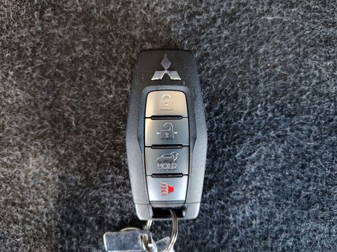 Used 2023 Mitsubishi Outlander SEL FWD image 32