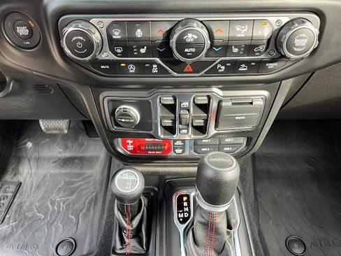 Used 2021 Jeep Gladiator Rubicon image 19