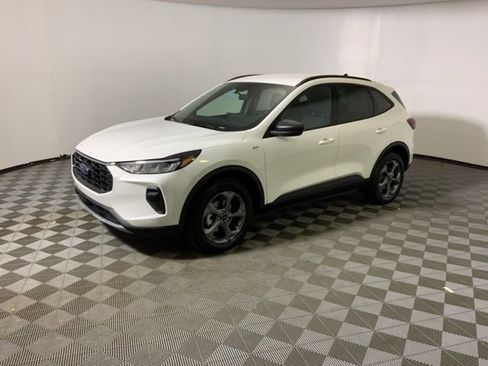 New 2026 Ford Escape ST-Line w/ Tech Pack #1 AWD/4WD image 13