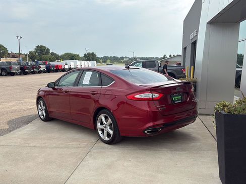 Used 2015 Ford Fusion SE FWD image 3