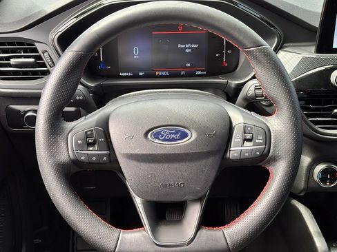 Used 2025 Ford Escape ST-Line FWD image 11