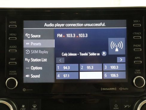 Used 2022 Toyota Highlander XLE AWD/4WD image 23