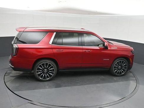 Used 2025 Chevrolet Tahoe High Country AWD/4WD image 34