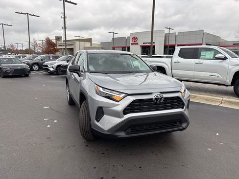 New 2025 Toyota RAV4 LE image 7