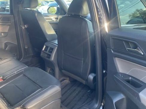 Used 2023 Volkswagen Atlas Cross Sport SE FWD image 11