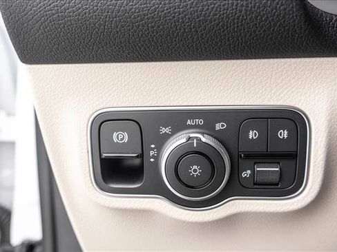 New 2026 Mercedes-Benz GLB 250 4MATIC image 14