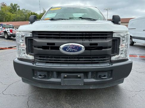 Used 2019 Ford F250 XL w/ Power Equipment Group image 3