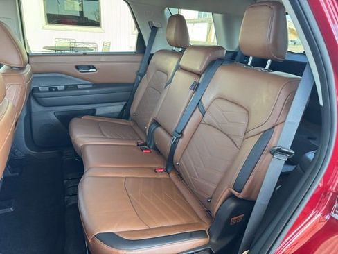 Used 2024 Nissan Pathfinder Platinum w/ Cargo Package image 24