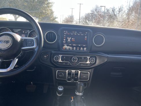 Used 2022 Jeep Wrangler Unlimited Sahara w/ LED Lighting Group image 28