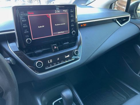 Used 2020 Toyota Corolla LE w/ Carpet Mat Package (TMS) image 25