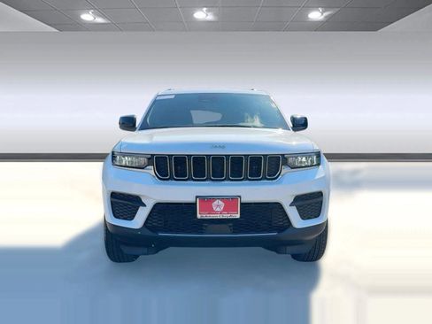 New 2025 Jeep Grand Cherokee Laredo X w/ Luxury Tech Group I image 5