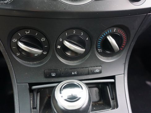 Used 2012 MAZDA MAZDA3 i Touring image 11