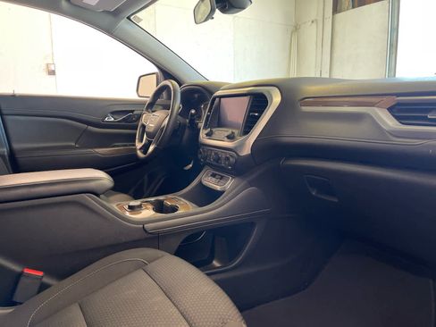 Used 2021 GMC Acadia SLE image 26