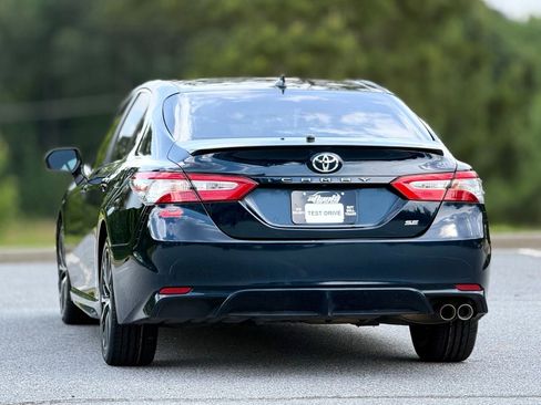 Used 2019 Toyota Camry SE FWD image 5