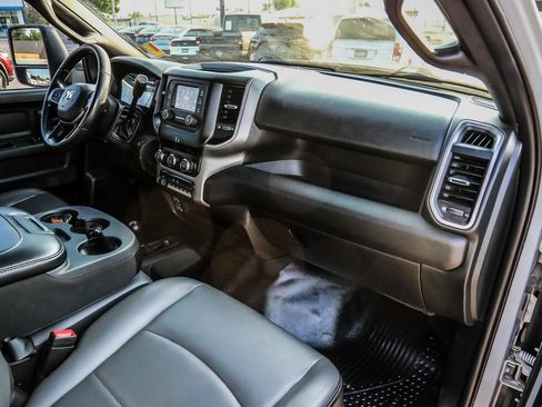 Used 2024 RAM 3500 Tradesman w/ Chrome Appearance Group AWD/4WD image 14