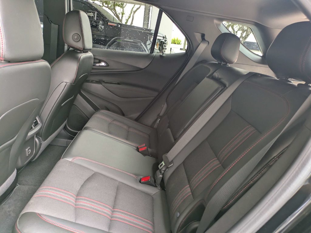 Used 2024 Chevrolet Equinox RS FWD image 15