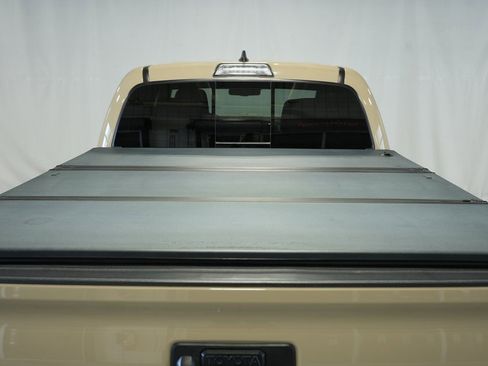 Used 2019 Toyota Tacoma TRD Off-Road w/ Technology Package image 16