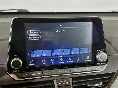 Used 2025 Nissan Altima 2.5 SV FWD image 19