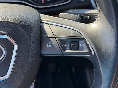 Used 2023 Audi Q5 2.0T Premium w/ Convenience Package image 16