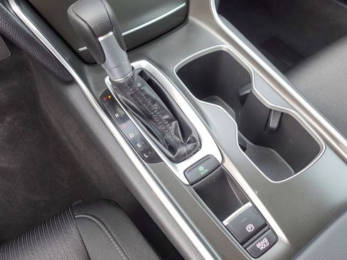 Used 2018 Honda Accord LX image 19