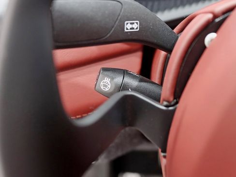 Used 2021 Aston Martin DBX image 16