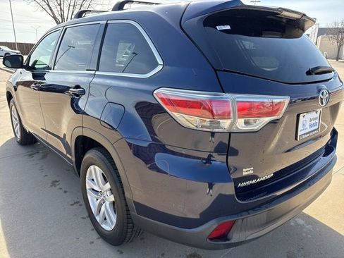 Used 2014 Toyota Highlander LE image 4