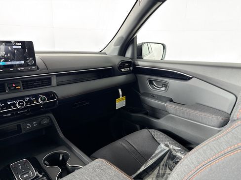 New 2025 Honda Pilot Sport image 27
