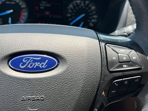 Used 2017 Ford Explorer XLT FWD image 31