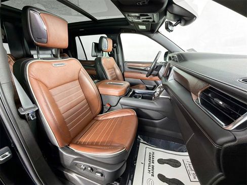 Used 2023 GMC Yukon Denali Ultimate image 29